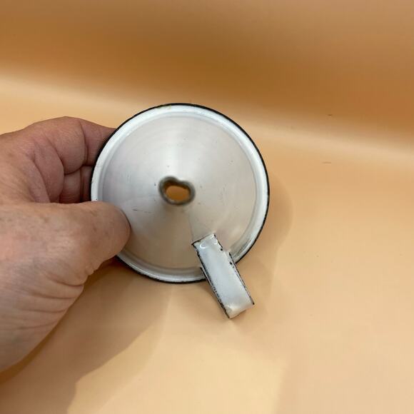 Vintage Enamel Funnel Black Trim Handle Metal Kitchen Collectable Decor Retro - Picture 7 of 10